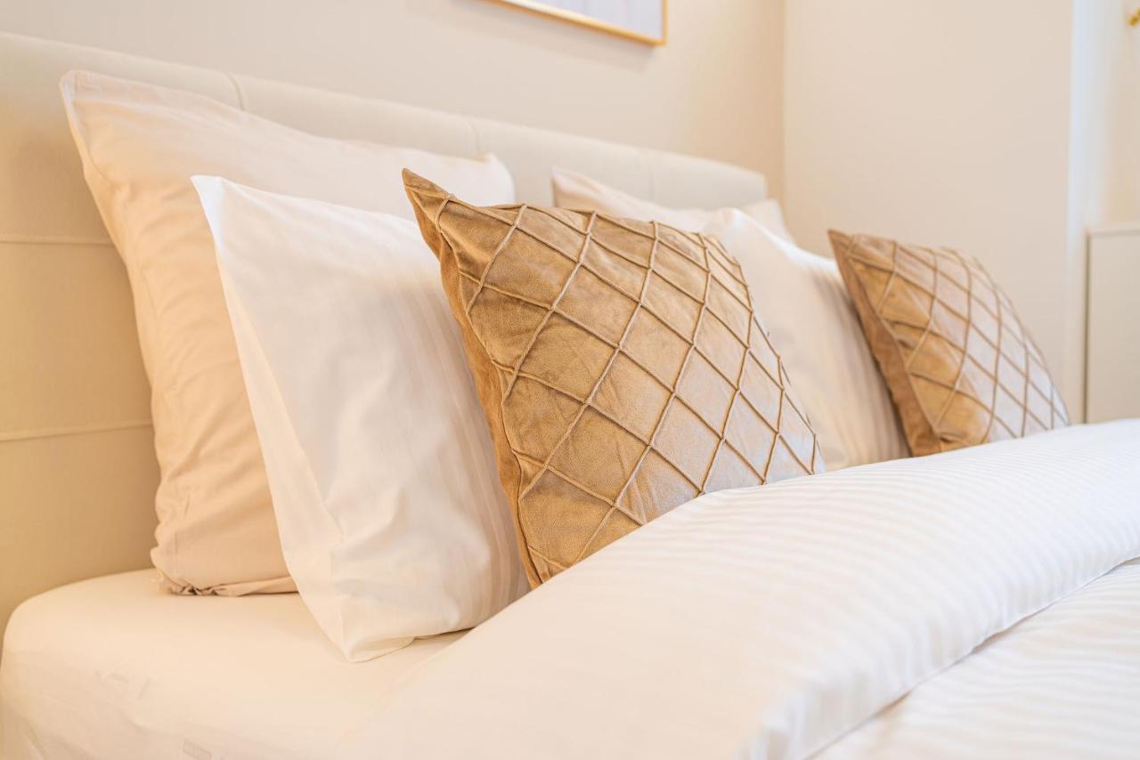 Style And View Bucharest City Center Aparthotel Esterno foto
